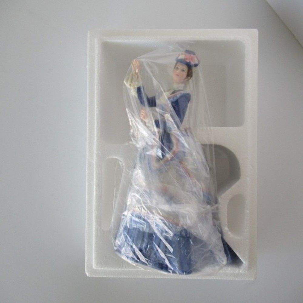 Lenox Vintage Grand Tour Fine Bisque Porcelain Sculpture - Picture 10 of 15